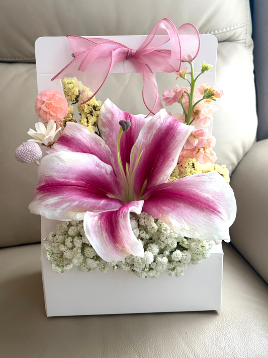 [Free Delivery] KIKI Flower Bag ++